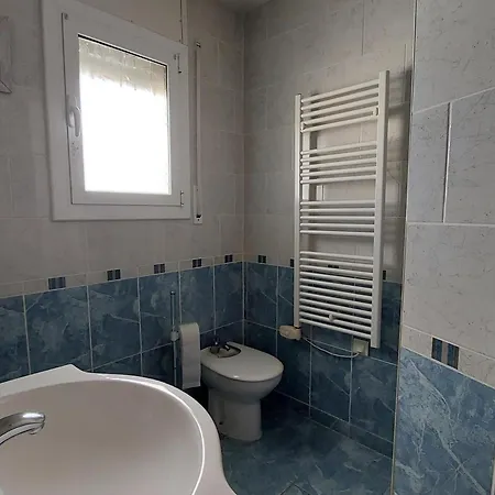 Villa En Bord De Avec Piscine Privee Et Jardin A L'ametlla De Mar, Costa Dorada - Es-221-1