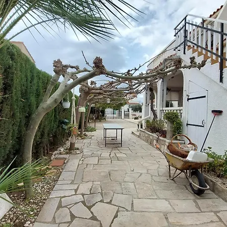 En Bord De Avec Piscine Privee Et Jardin A L'ametlla De Mar, Costa Dorada - Es-221-1 * L'Ametlla de Mar